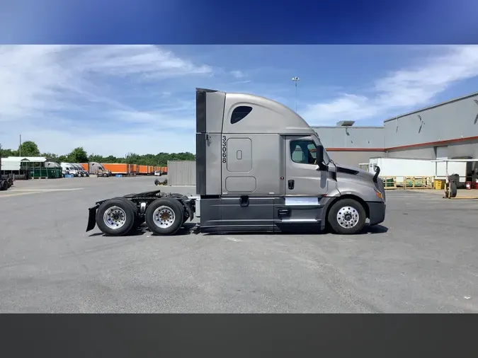 2025 Freightliner Cascadia 126