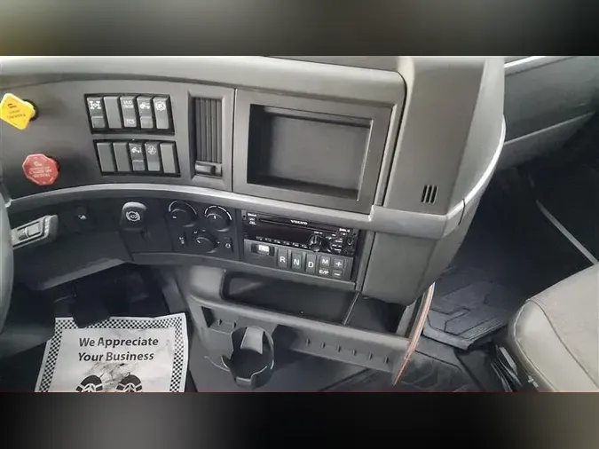 2020 VOLVO VNL760