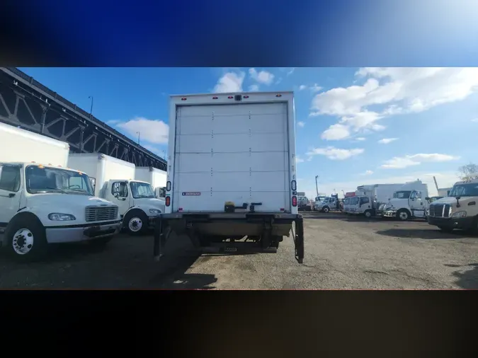 2016 FREIGHTLINER/MERCEDES M2 106