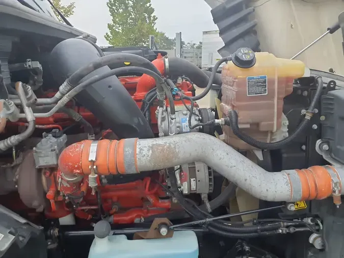 2020 NAVISTAR INTERNATIONAL LT625 SLPR CAB