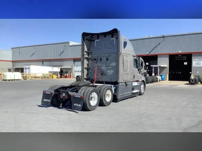 2025 Freightliner Cascadia 126