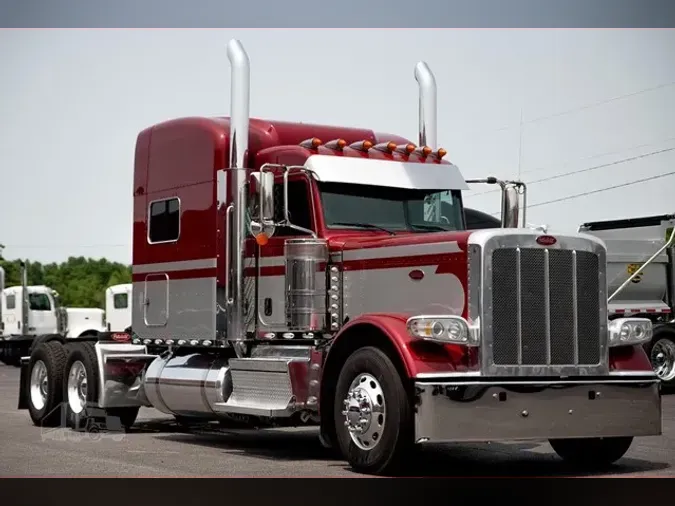 2023 PETERBILT 389