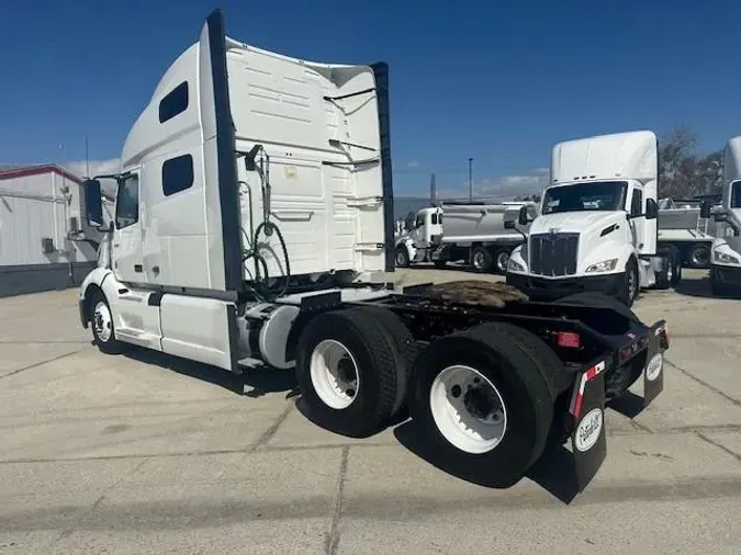 2022 Volvo VNL64T7602bd4056068ee7476388923daaf858d9b