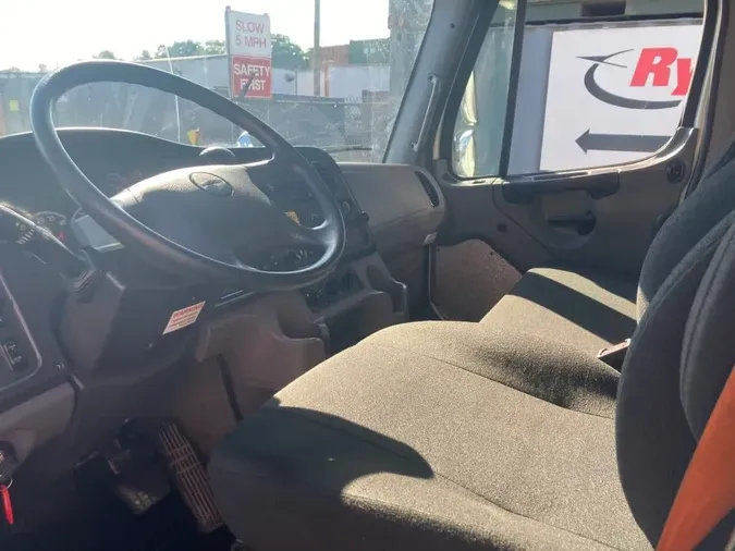 2021 FREIGHTLINER/MERCEDES M2 106