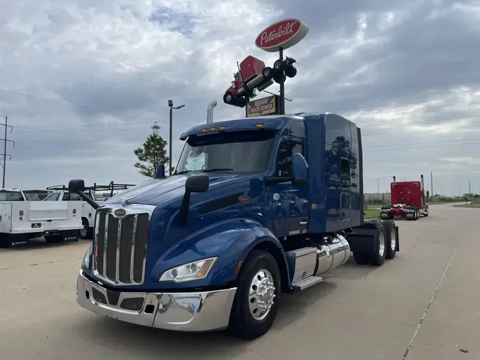 2022 Peterbilt 579