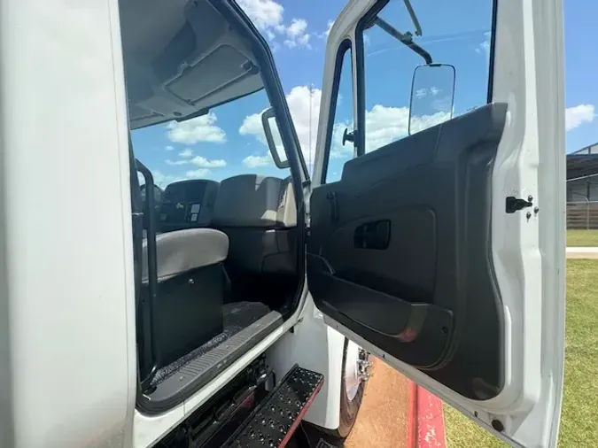 2018 INTERNATIONAL 4300