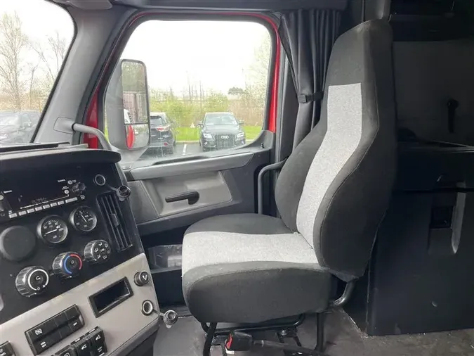 2022 FREIGHTLINER CA126