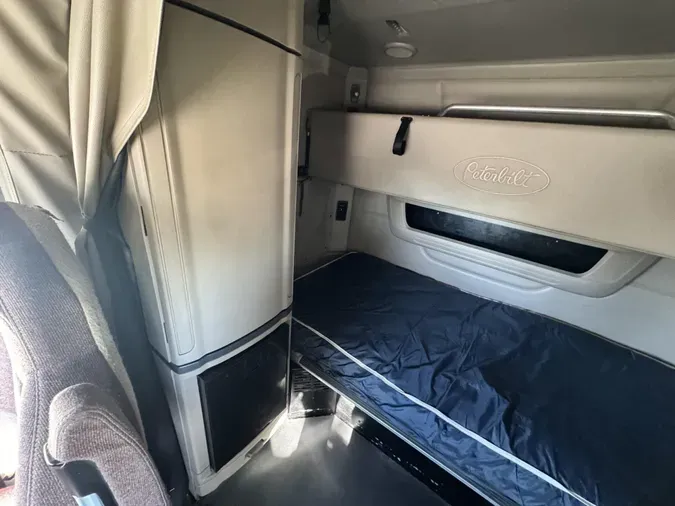 2022 Peterbilt 579
