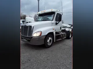 2015 Freightliner CASCADIA 125
