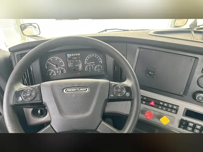 2020 Freightliner Cascadia 1262be7f5a39b2dfa13fd7d392d3702a9f4