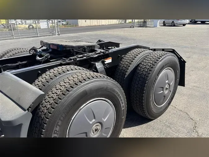 2022 FREIGHTLINER CA126