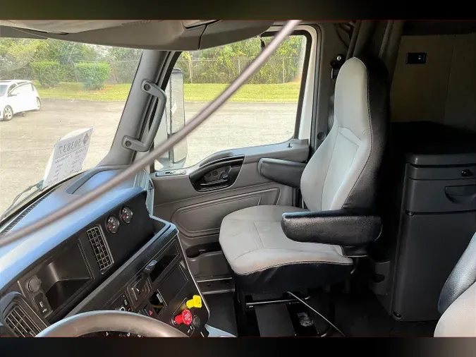 2022 INT LT625 6x42bea0ca87074d86ef0b7f22d00da9365