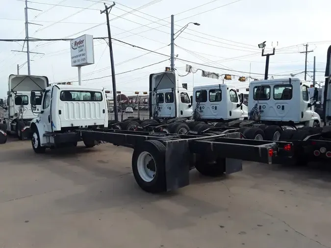 2018 FREIGHTLINER/MERCEDES M2 106