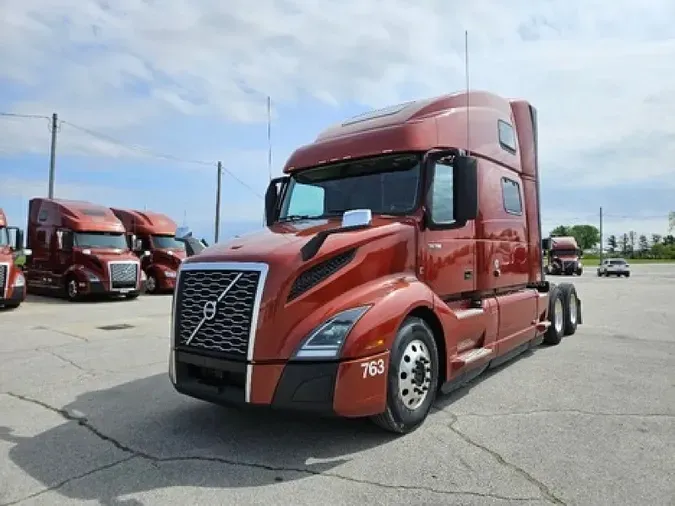 2023 VOLVO VNL64T860