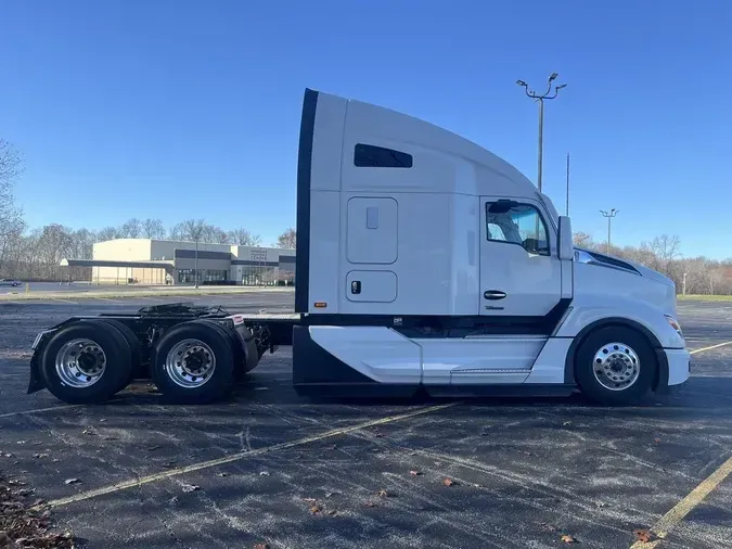 2025 Kenworth T680