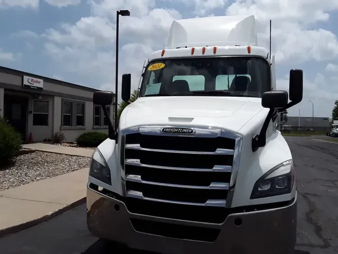 2021 FREIGHTLINER/MERCEDES NEW CASCADIA PX126642bf9422ac31570cffd0c3b1b3b7ed1c8