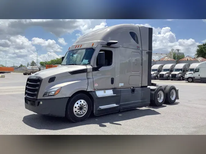 2022 Freightliner Cascadia 126