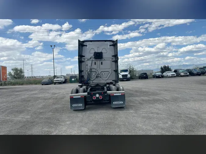 2023 Freightliner Cascadia 126