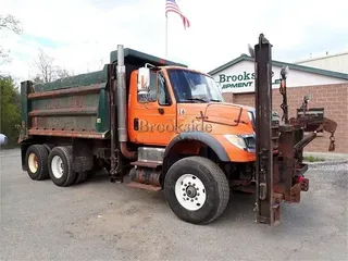 2004 INTERNATIONAL WORKSTAR 7600