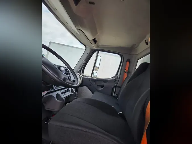 2019 FREIGHTLINER/MERCEDES M2 106