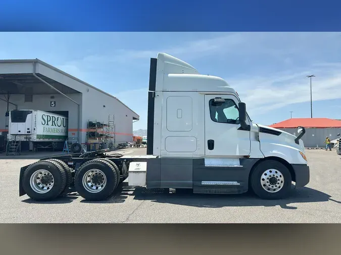 2020 Freightliner Cascadia