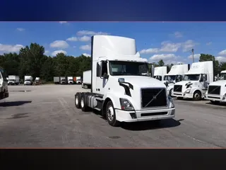 2016 Volvo VNL300