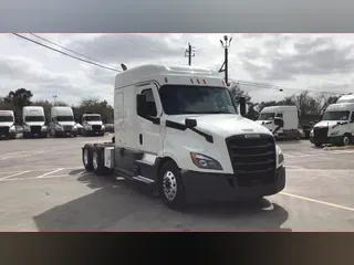 2021 Freightliner Cascadia 126