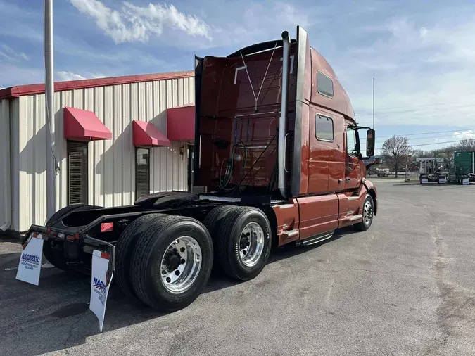 2023 VOLVO VNL64T860