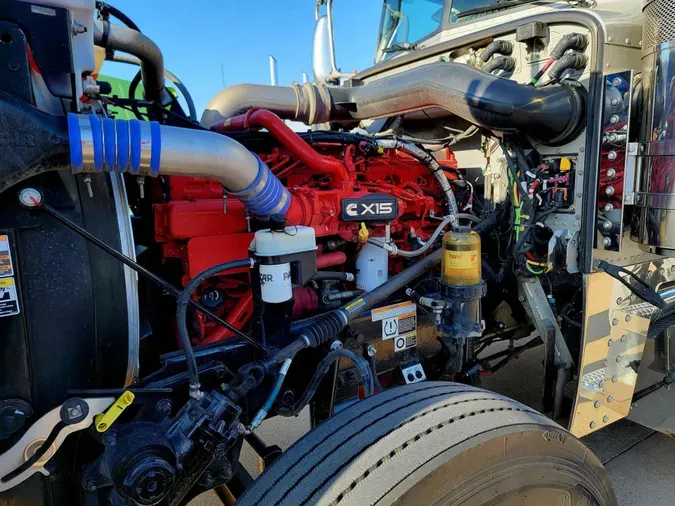 2023 Peterbilt 389