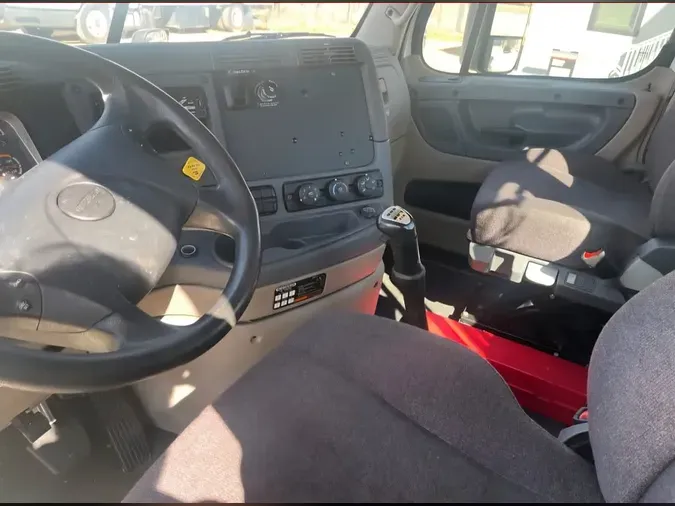 2019 FREIGHTLINER/MERCEDES CASCADIA 113