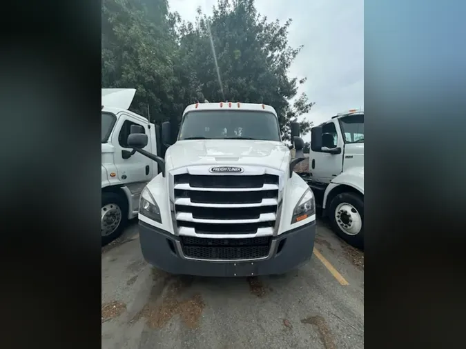 2019 FREIGHTLINER NEW CASCADIA 116