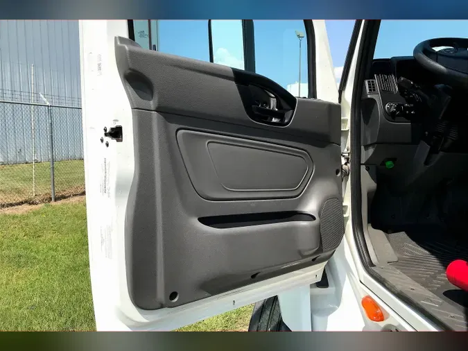 2022 INT LT625 6x4