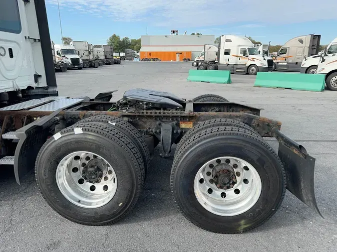 2020 Freightliner Cascadia 126