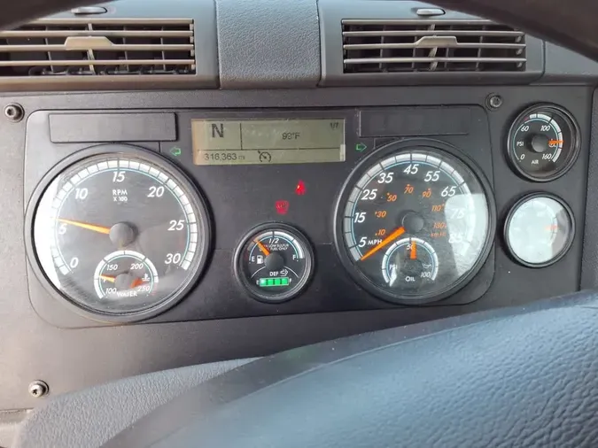 2019 FREIGHTLINER CASCADIA 113