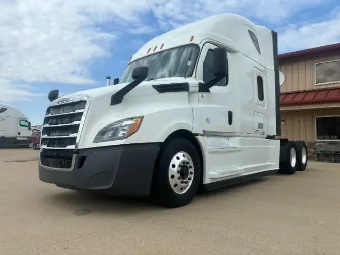 2019 Freightliner New Cascadia 126