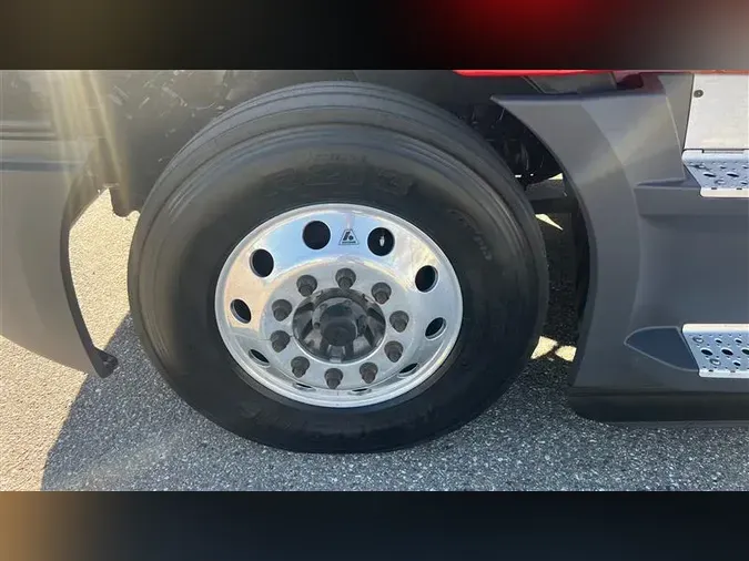 2022 FREIGHTLINER CA126