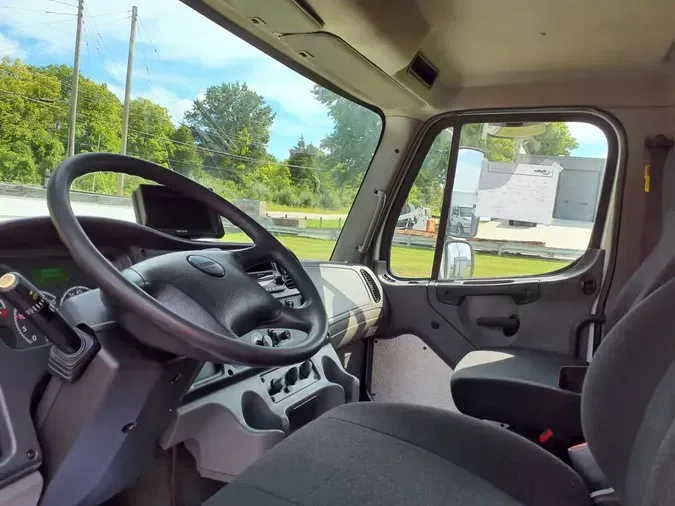 2017 FREIGHTLINER M2 106