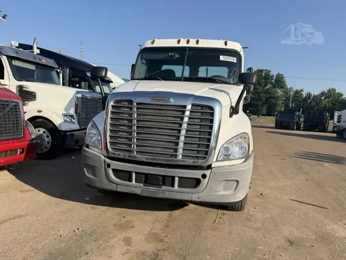 2016 FREIGHTLINER CASCADIA 1252c0f410f181ef947840b389ca3635d63