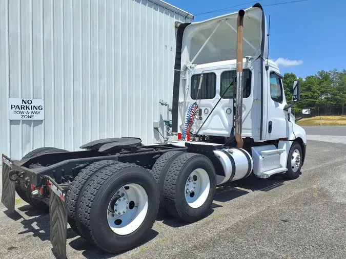 2019 FREIGHTLINER NEW CASCADIA PX12664