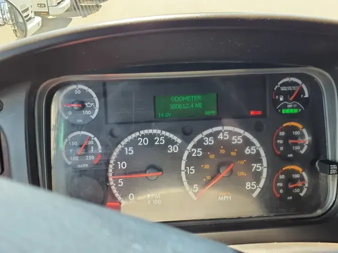 2017 FREIGHTLINER M2 106