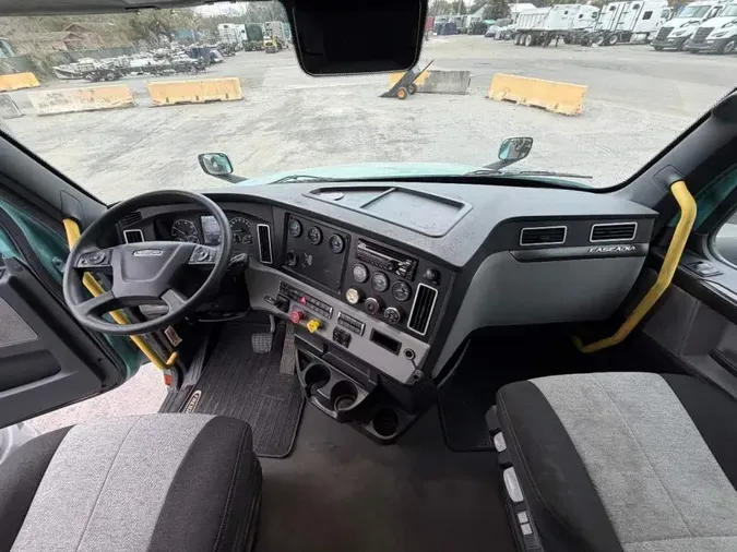 2020 FREIGHTLINER Cascadia 1262c15557e2ca5f4217f90e88884994ead
