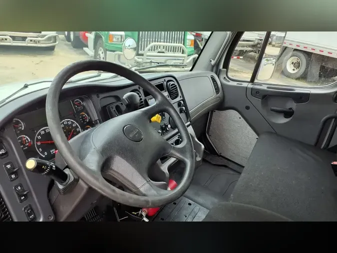 2019 FREIGHTLINER/MERCEDES M2 106