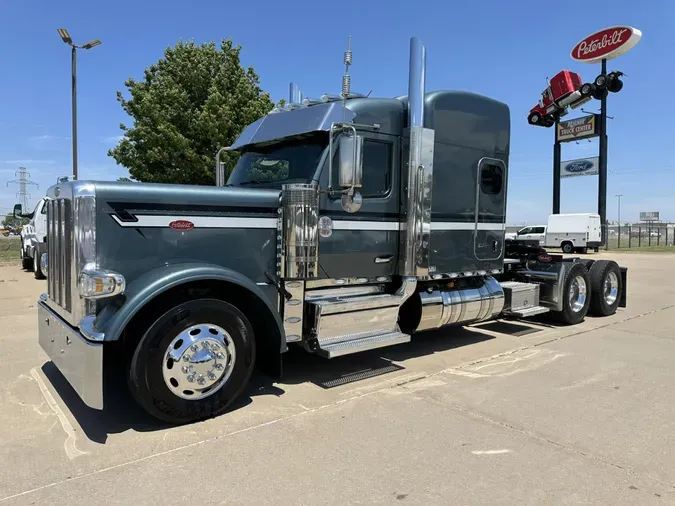 2025 Peterbilt 5892c1aca2b3a9e80fe4ae54b6b03a6b717