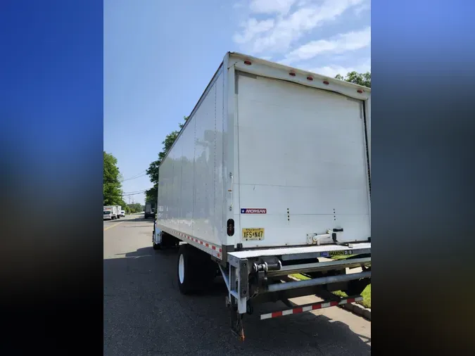 2018 FREIGHTLINER M2 106