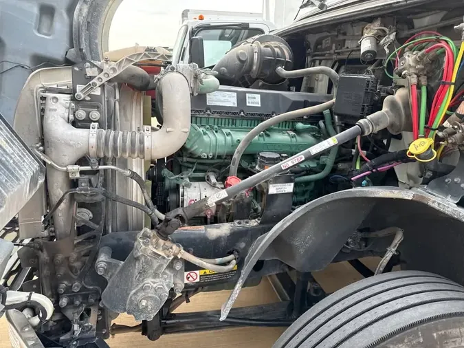 2019 VOLVO VNL64TRACTOR2c1b82e14210f46e72e1bd3af3f92dcb