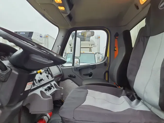 2016 FREIGHTLINER/MERCEDES M2 106