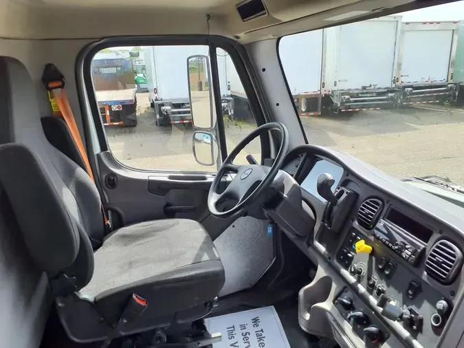 2020 FREIGHTLINER/MERCEDES M2 106