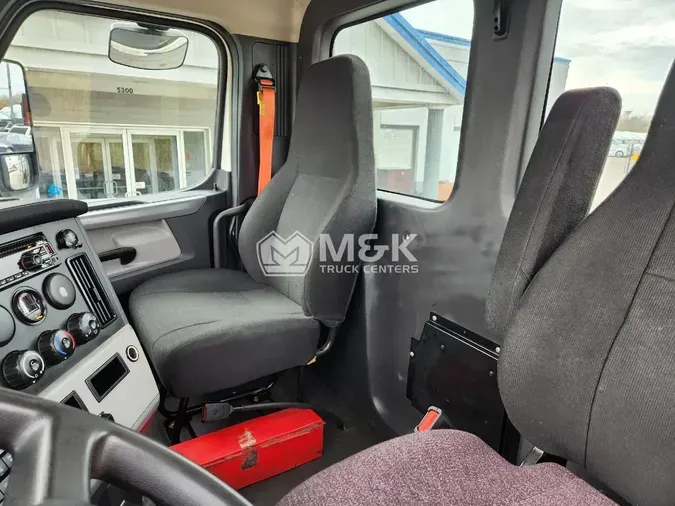 2019 FREIGHTLINER CASCADIA CA126