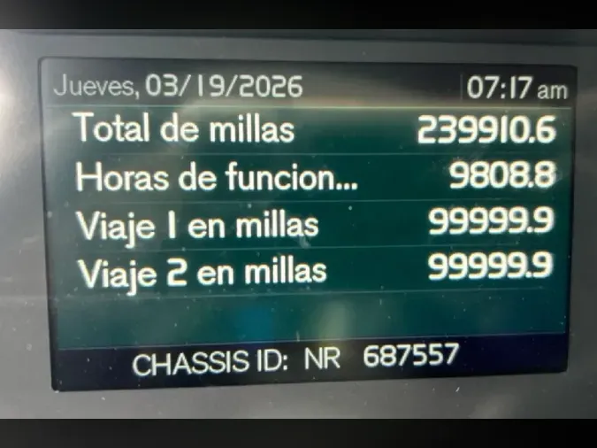 2025 VOLVO VNL64T760