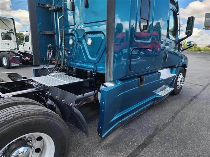 2022 FREIGHTLINER CASCADIA